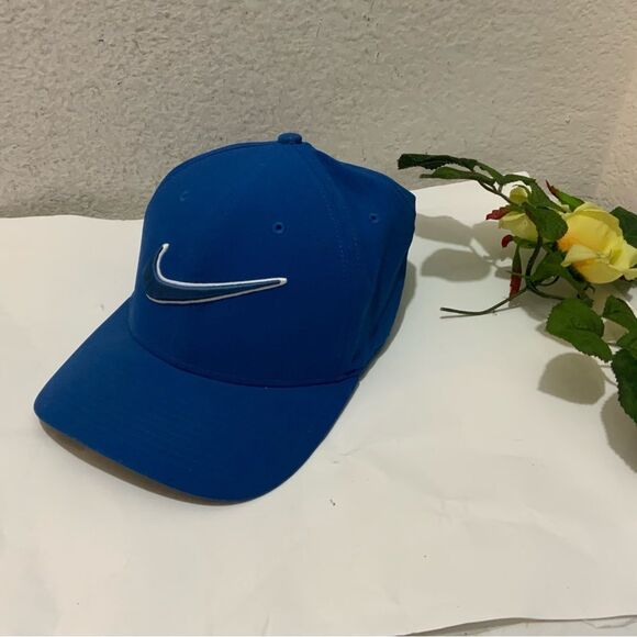 Nike Aerobill Classic 99 Royal Blue L/ XL Embroidered logo - Picture 1 of 9